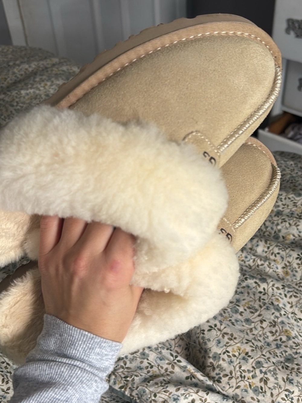 Uggs Plush Shearling Lined Slippers - Cream - Picture 2 of 3